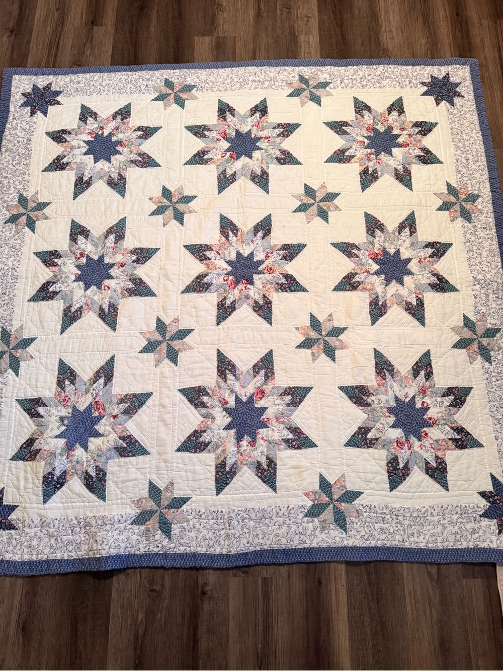 Vintage 1980’s Handmade Blue and Cream Star Patchwork Quilt - Home Bedding